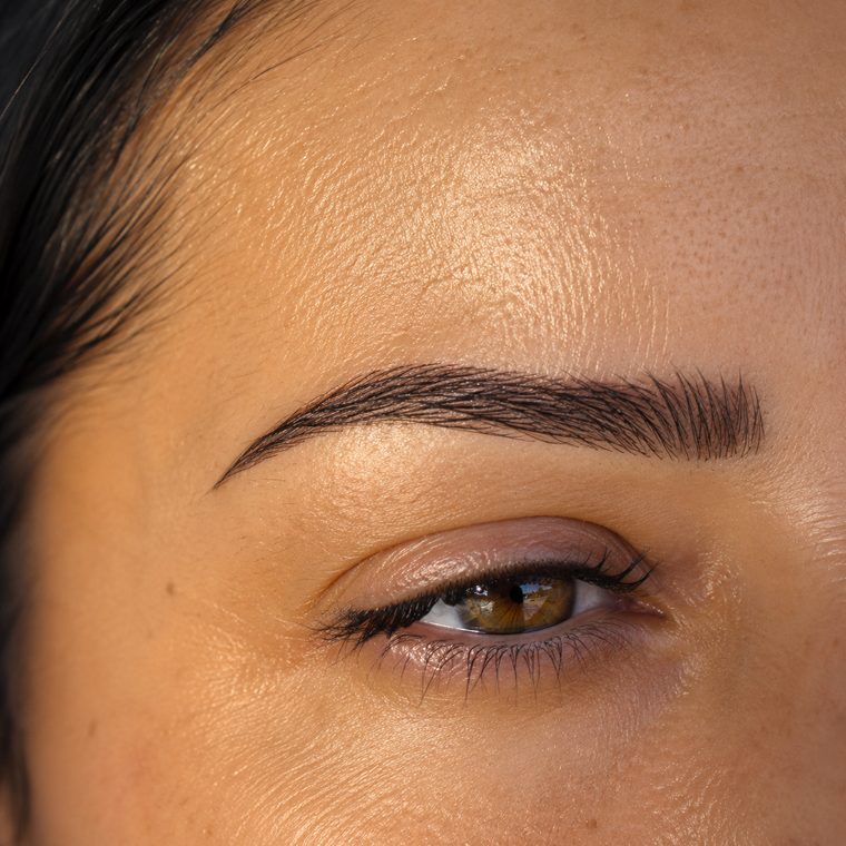Maquillage permanent des sourcils par Karine, praticienne Kanea