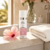 Serum Doudou Cocoon Oxalia pose dans une salle de bain lumineuse